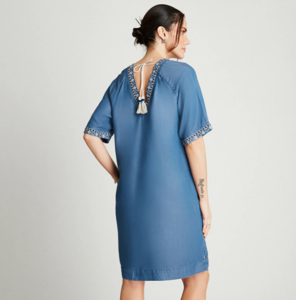 VESTIDO CORTO MANGA CODO Y APLICACION CUELLO