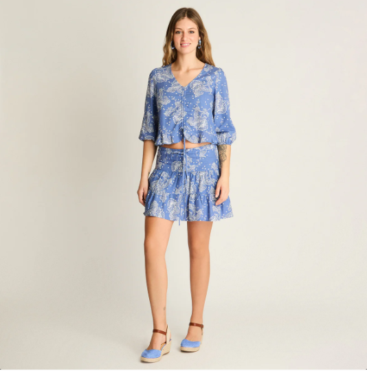 FALDA CORTA AZUL ESTAMPADA